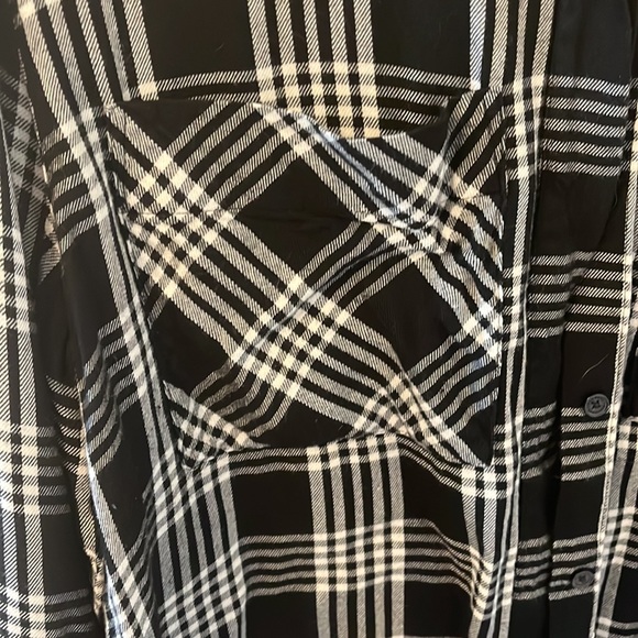 Button down - Picture 4 of 4